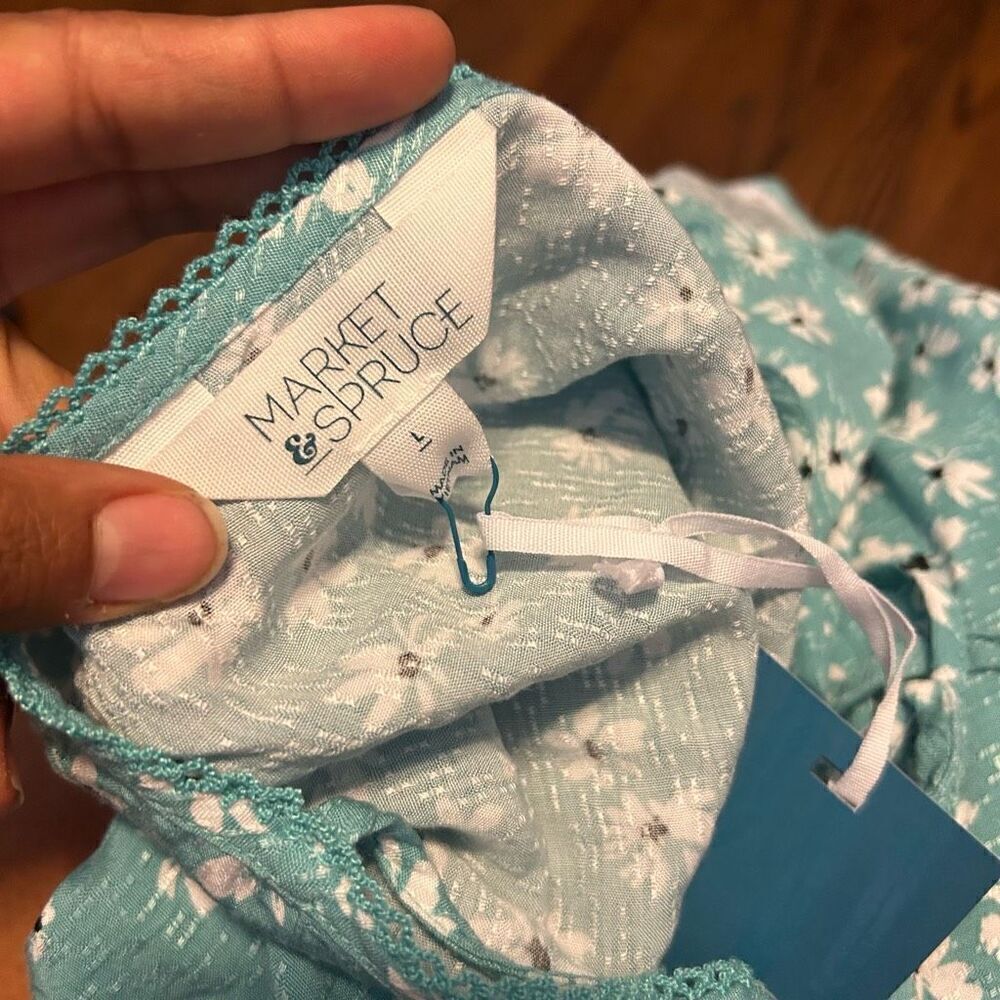New Market& Spruceblouse — image 3 of 4